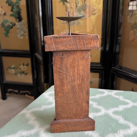 Handcrafted vintage Wooden Candle Holder with Artistic Design - Picture 4 of 8